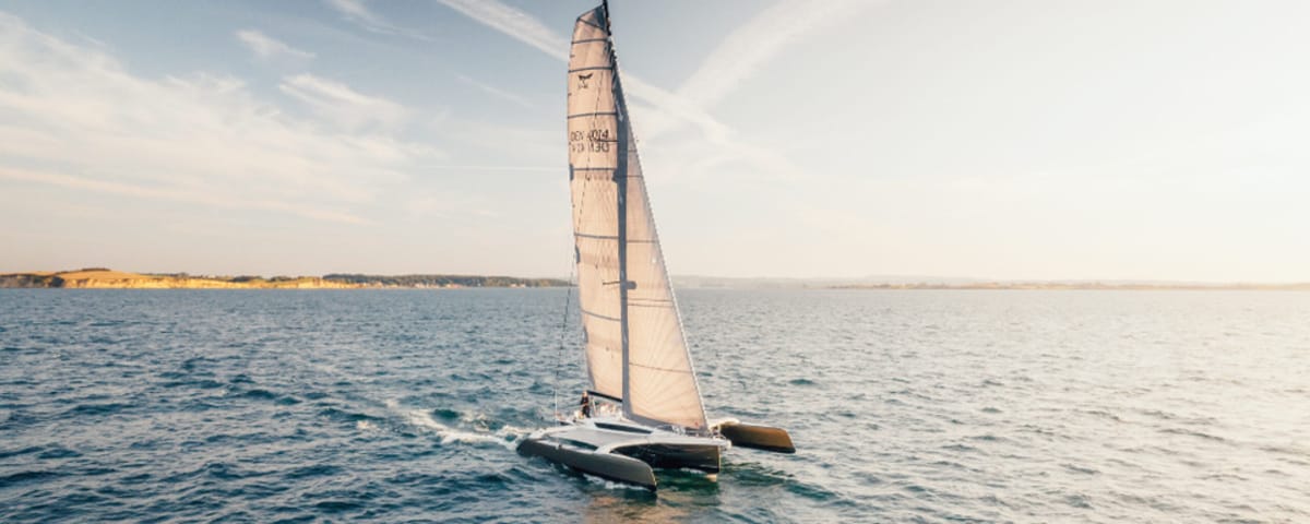 Dragonfly 40: The folding trimaran that combines performance, comfort, and autonomy