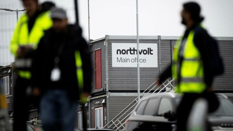 Scania stops buying batteries from Northvolt.