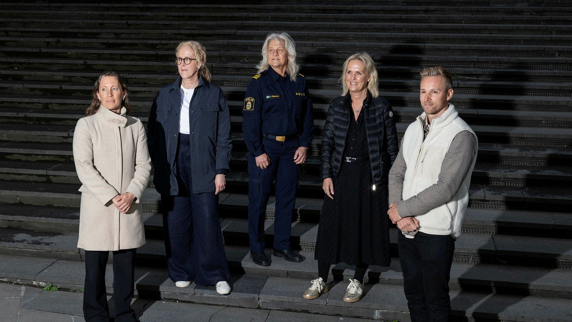 Here's the translation:This is how the business sector wants to crack down on gang recruitment.