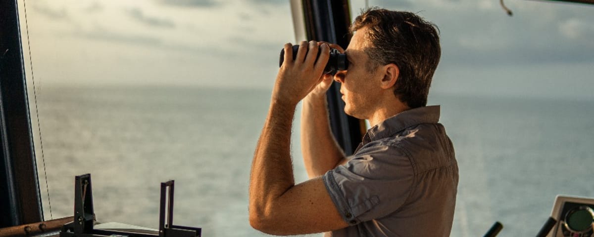 Does a captain really have to leave their ship last?