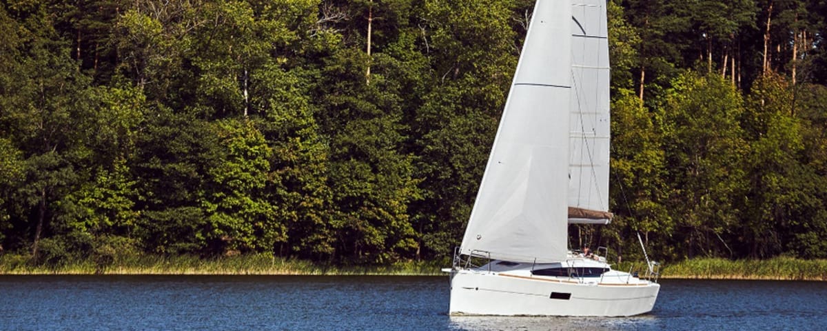 What new sailboat to buy as a first purchase? Expert advice and selection of the best models in 2025
