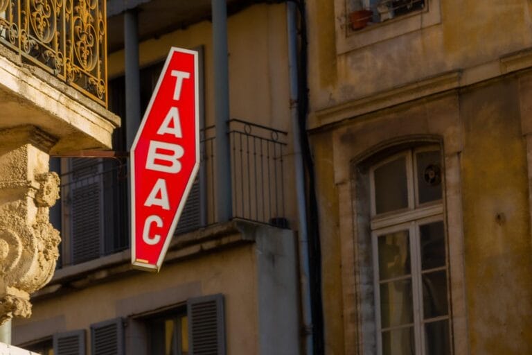 "Augmented" cameras in tobacco shops to assess customers' age violate GDPR, CNIL rules.