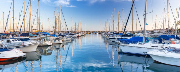 Buying and selling boats: putting the experts back at the center.