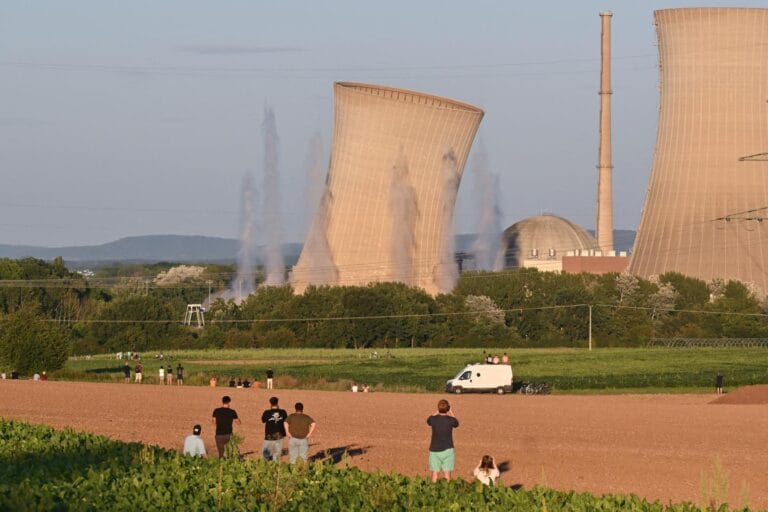 French Nuclear Power Divides the Ruling Coalition in Germany