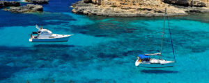 Protecting yourself from the sun on board: bimini, sun awning, shade sail... what options are there for staying in the shade?