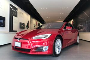 In the United States, Tesla ordered to pay nearly $250 million for a fatal accident involving driver assistance.