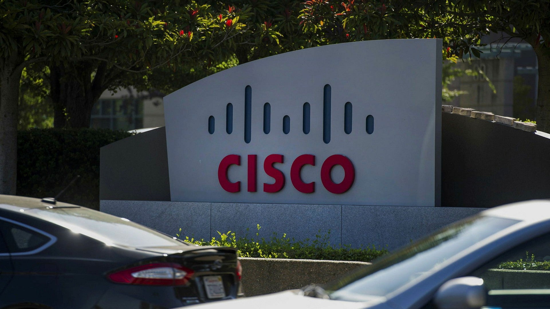 Cisco's results slightly above expectations - stock falls.