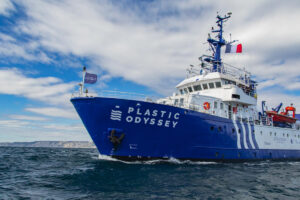 Plastic Odyssey, a boat against plastics