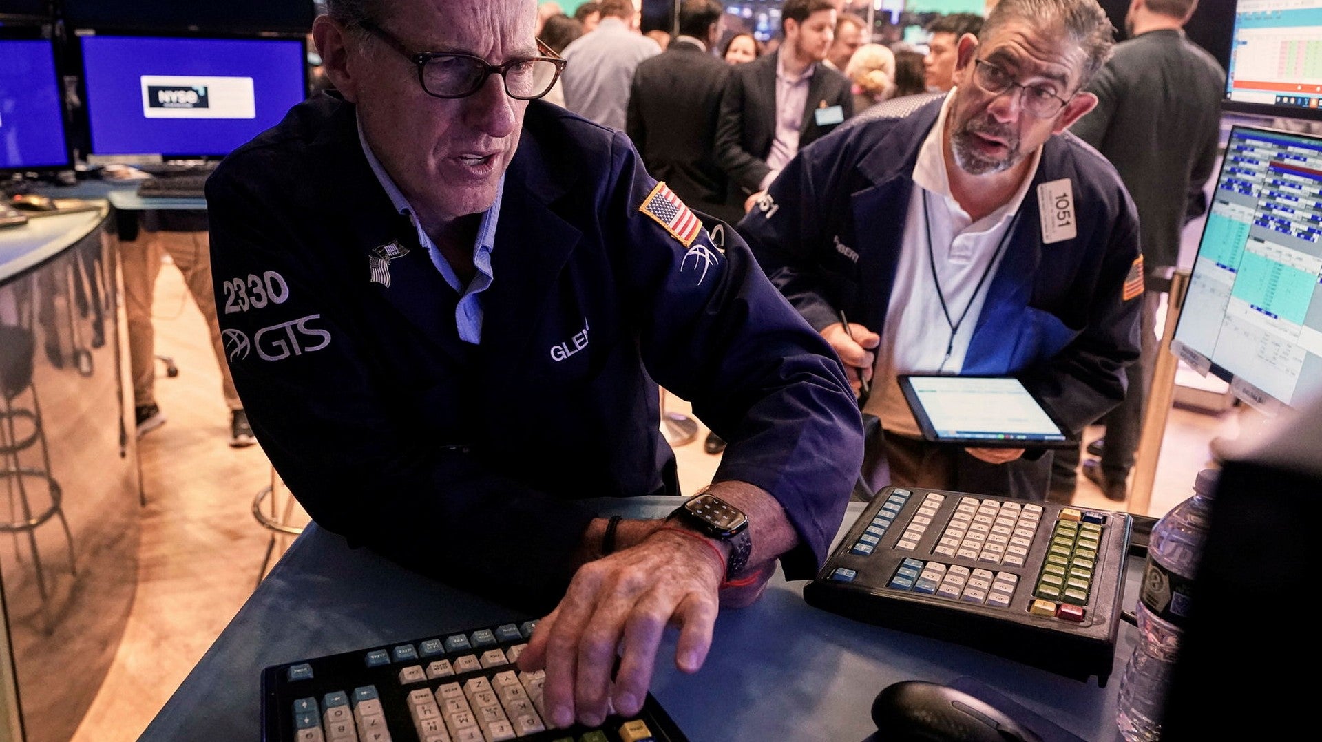 Small Wall Street Movements Ahead of White House Meeting