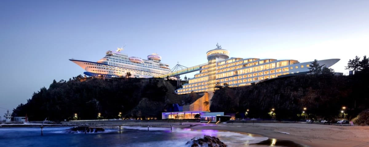 Unusual Night: How about sleeping in a boat-shaped hotel?