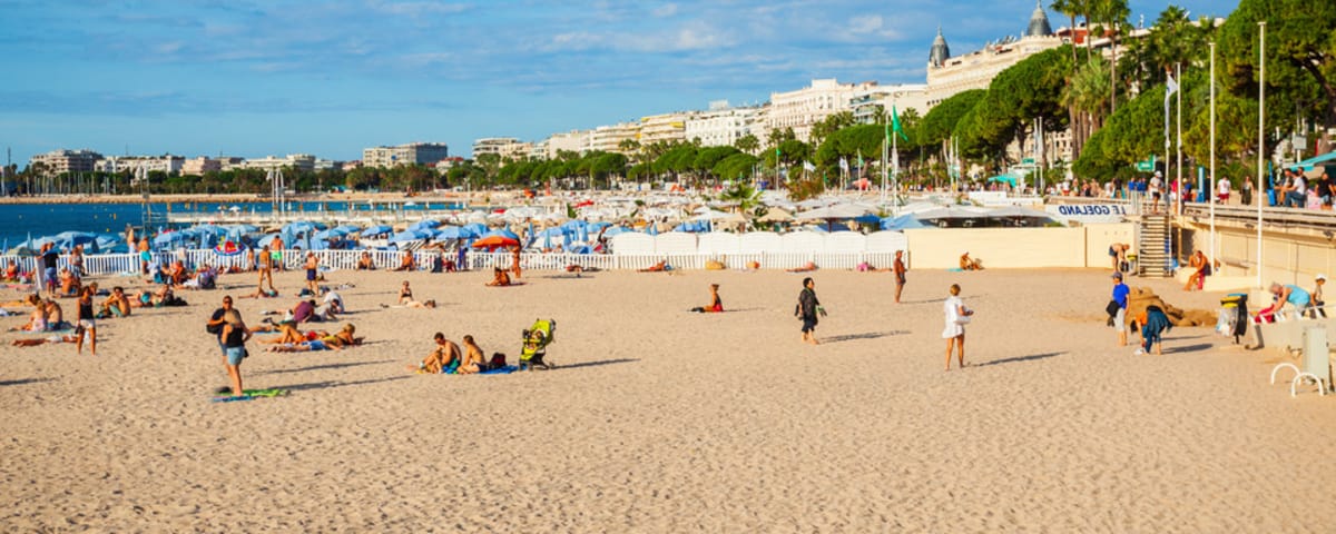 Your Weekend by the Water: Summer on Saturday, Autumn on Sunday