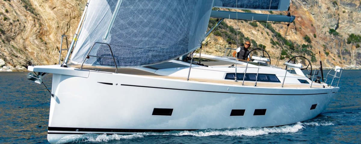 Grand Soleil 42 LC: The elegance of cruising according to Cantiere del Pardo